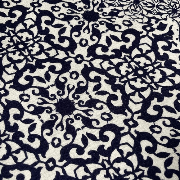 Croft & Barrow Sleeveless Blue and White Work Top - Size S - 95% Polyester - Picture 4 of 5